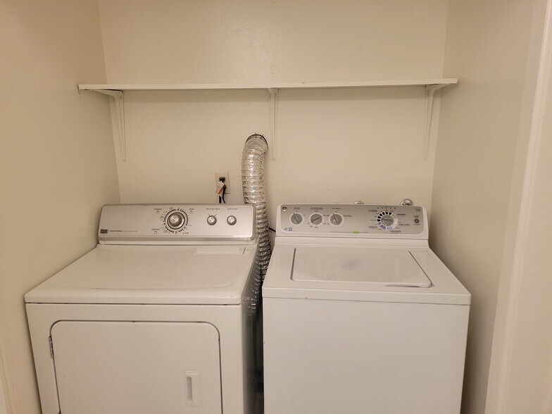 Laundry Area (hall bathroom) - 27948 Tyler Ln