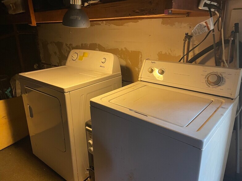 Building Photo - 3554 Colonial Ave