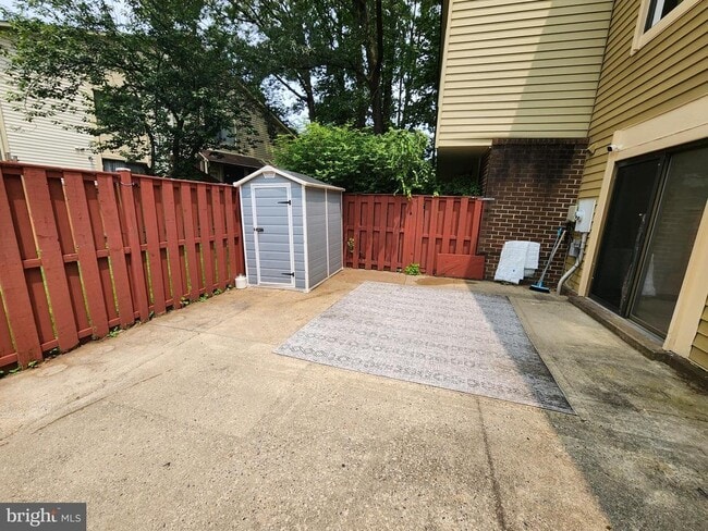 Building Photo - 10662 Spring Oak Ct
