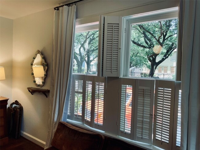 Building Photo - 429 Hawthorne St