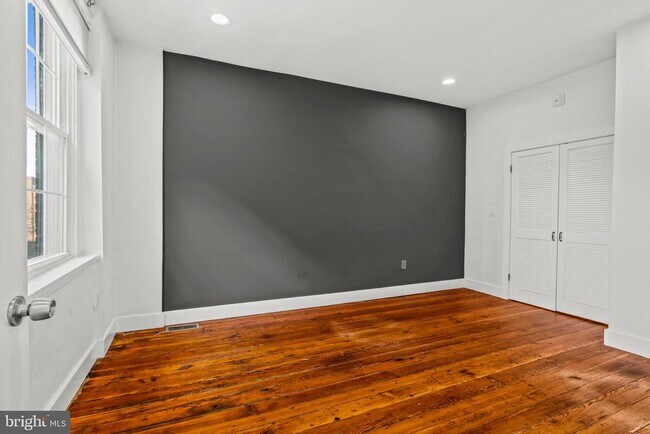 Building Photo - 120 N 3rd St