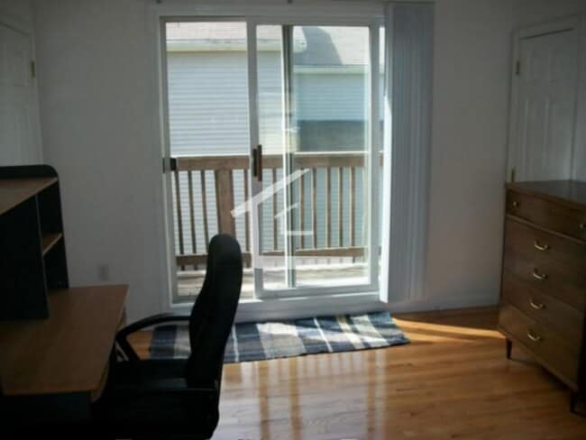 Building Photo - 266 Allston St