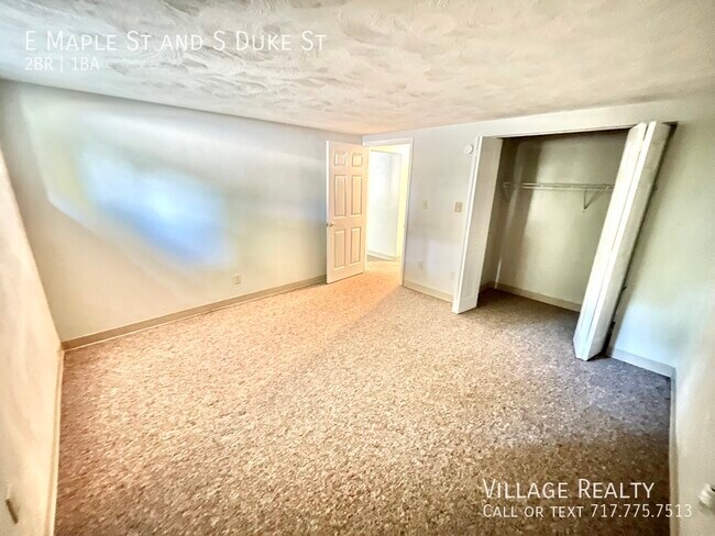 Building Photo - 461 E Maple St