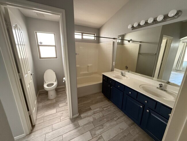 Building Photo - 3972 E Timberline Rd