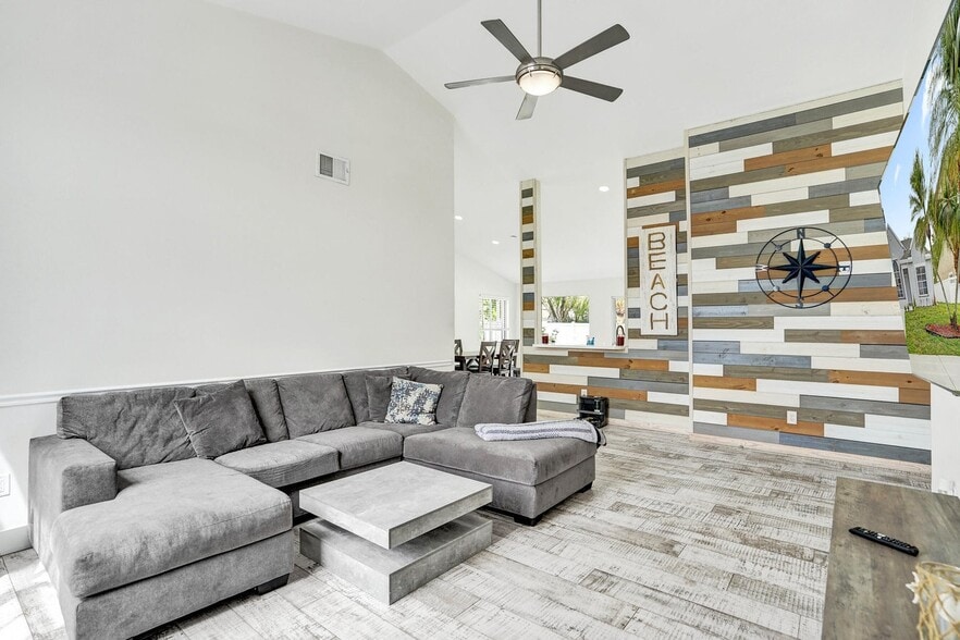 Building Photo - 8467 Dynasty Dr