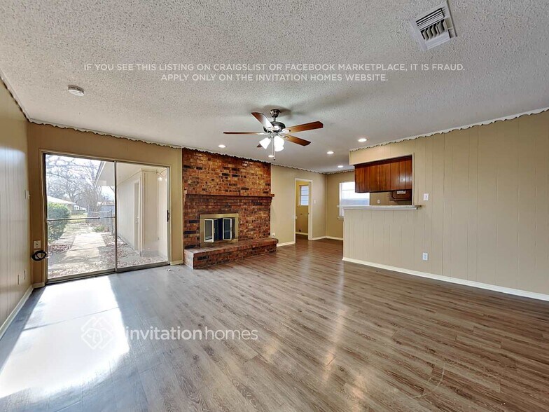 Building Photo - 150 Valleyglen Dr