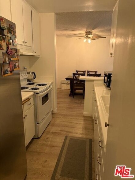 Building Photo - 18307 Burbank Blvd