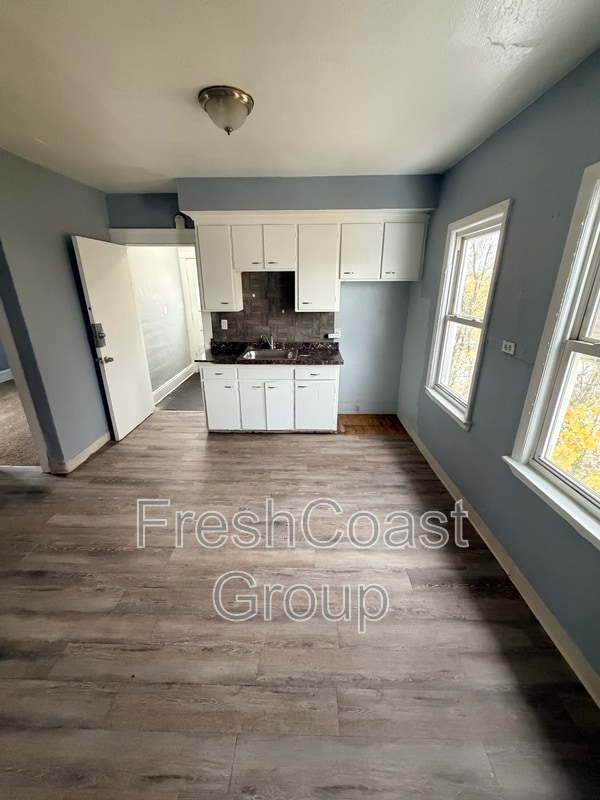 Building Photo - 3053 E 128th St