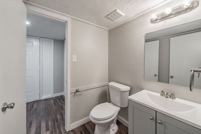 Building Photo - 1774 Belshire Ct