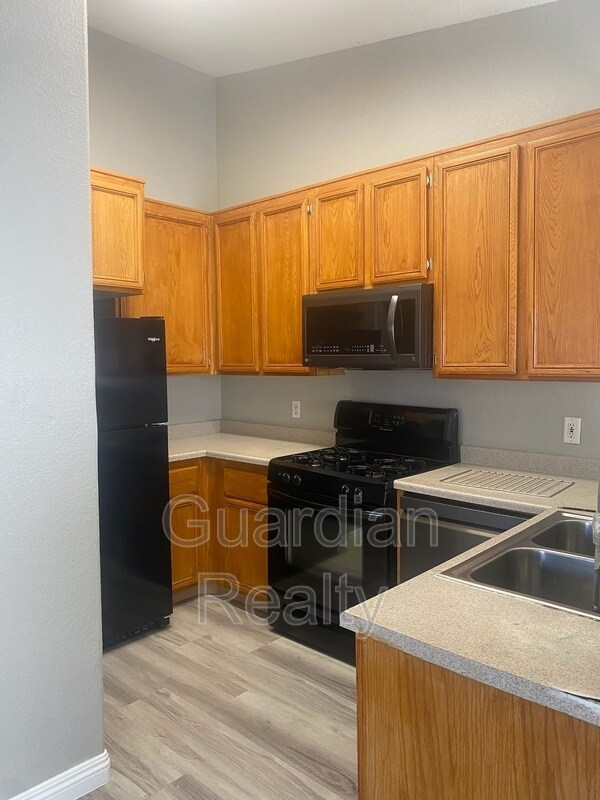 Primary Photo - 4730 E Craig Rd