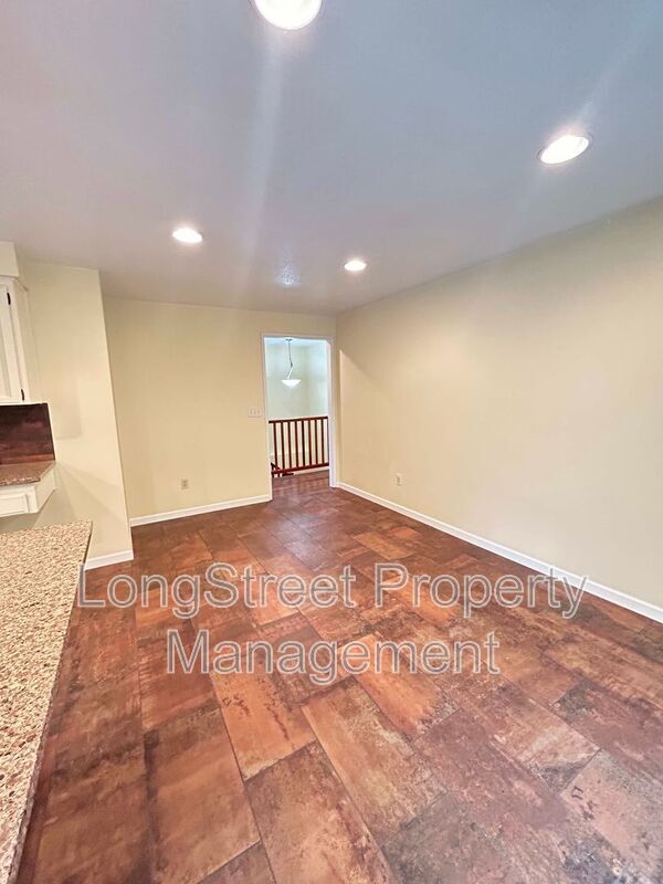 Building Photo - 3572 NW Satinwood St