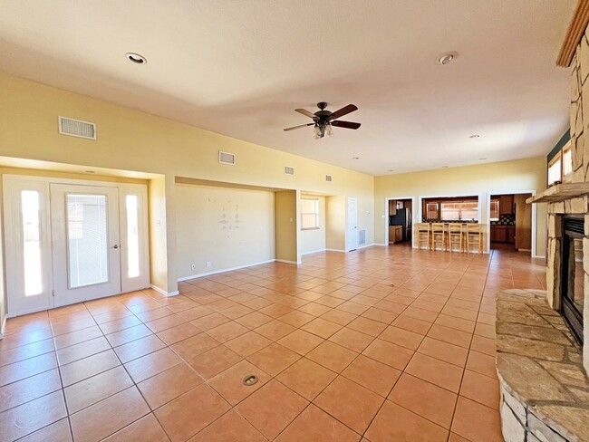 Building Photo - 101 Capt Lee