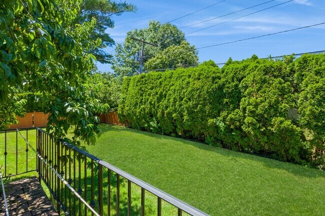 Building Photo - 50 Edgewood Dr