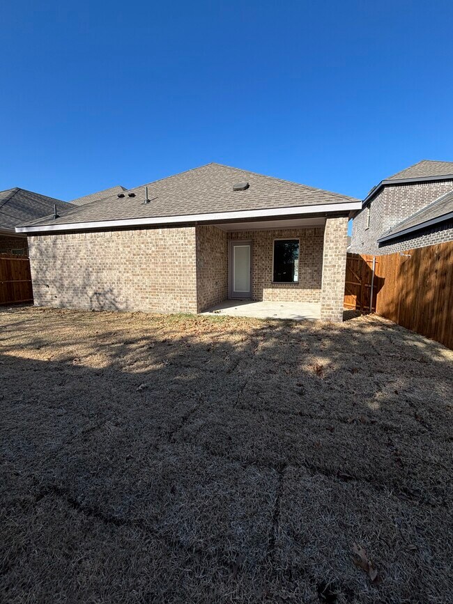 Building Photo - 1205 Rusted Rail Dr