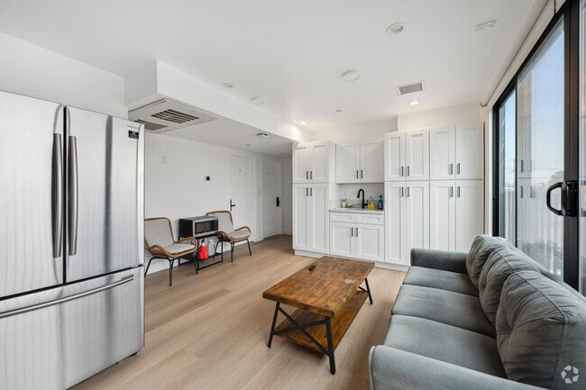 4BR, 4BA - The Pegasus