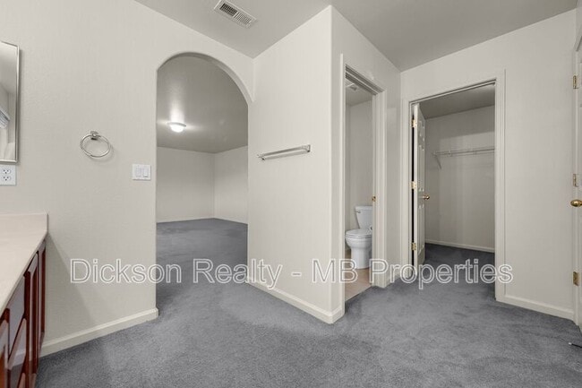 Building Photo - 2447 Anqua Dr