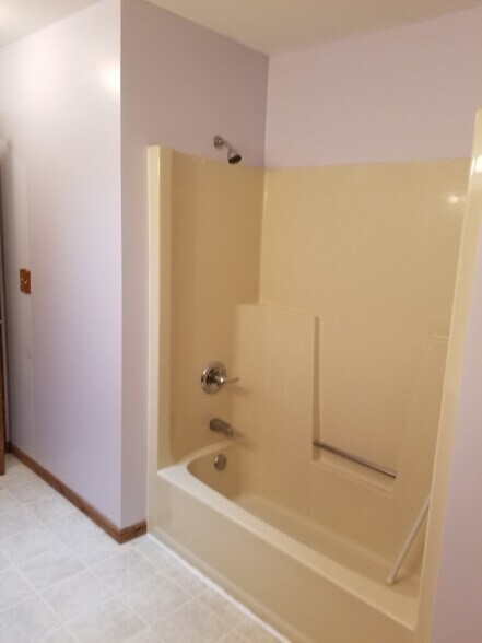 Building Photo - 502 Prairie Ln
