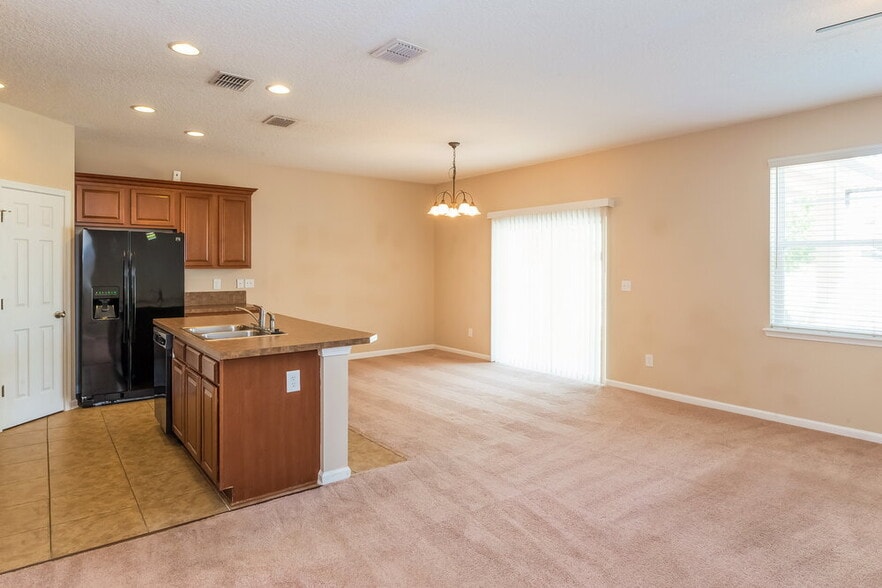 Building Photo - 6177 Casterbridge Rd