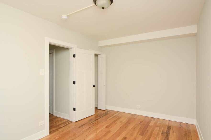 Building Photo - 562 W Arlington Pl