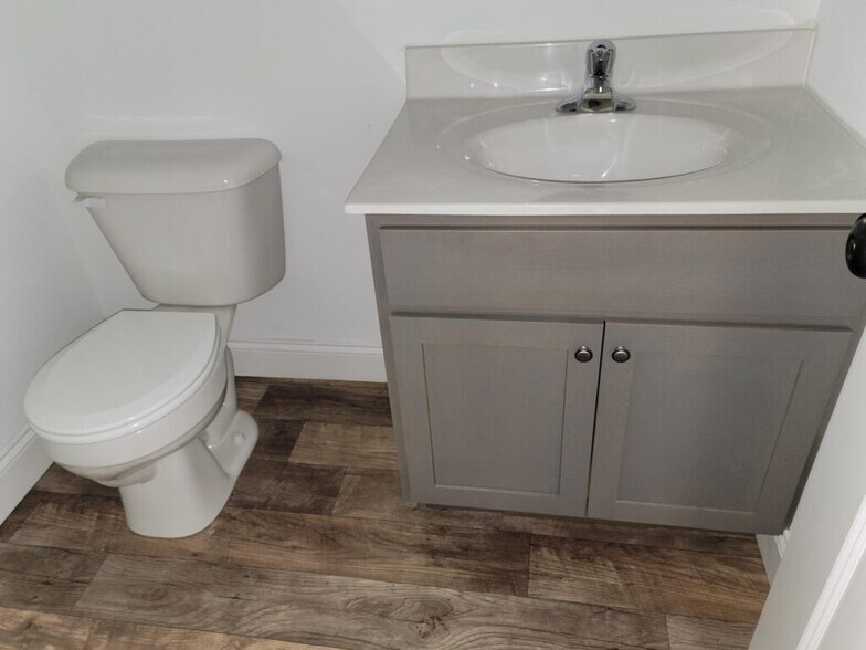 Building Photo - 438 Masonic Dr