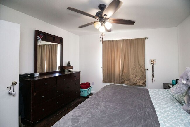 Building Photo - 117 43rd Ave Ct
