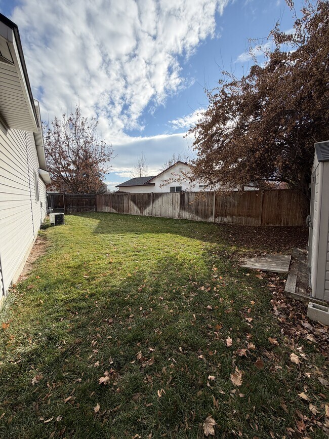 Building Photo - 2067 S Linda Vista Pl