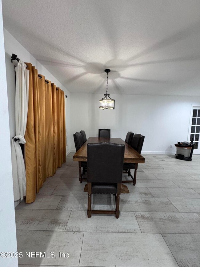 Building Photo - 7335 Floral Ridge Dr