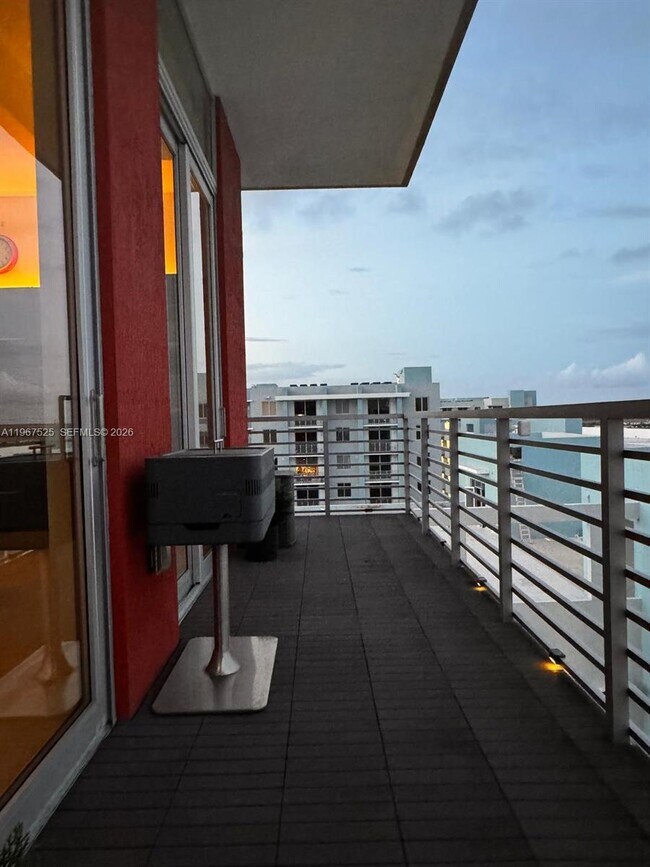 Building Photo - 7875 NW 107th Ave