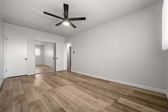 Building Photo - 3212 W 60th St