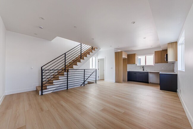 Building Photo - 13463 Beach Ave