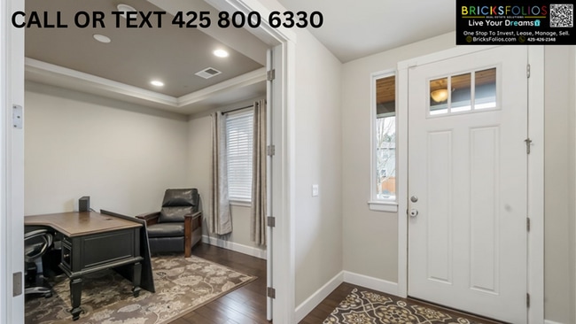 Building Photo - Modern 4 Bed + Chef's Kitchen + Covered Patio in Puyallup!