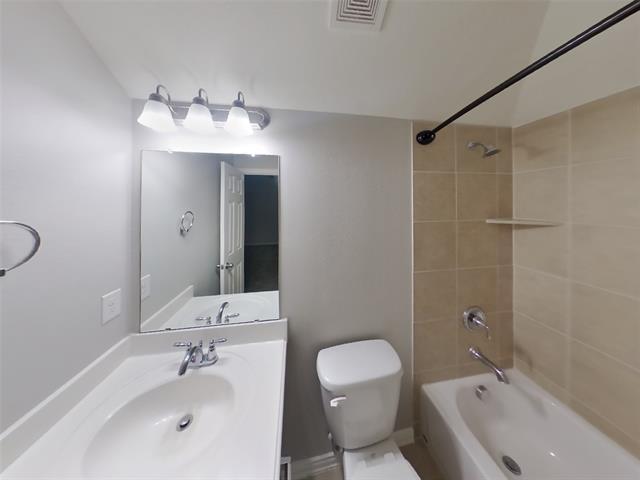 Building Photo - 5024 Kestrel Dr