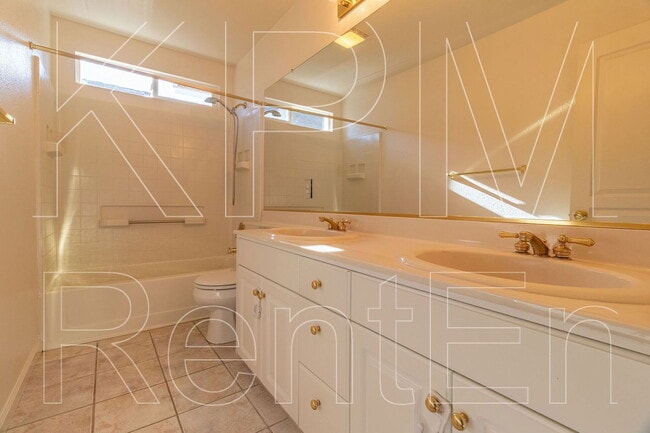 Building Photo - 2554 Douglas Fir Dr
