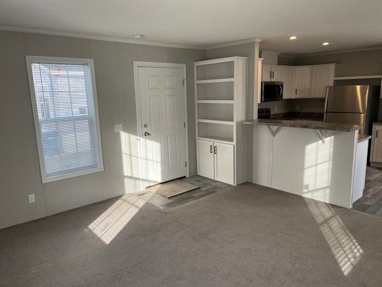 Building Photo - 6610 Lear Nagle Rd