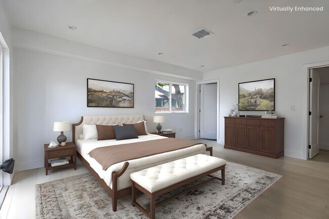 Building Photo - Modern 4 Bed / 3 Bath Townhome with Privat...