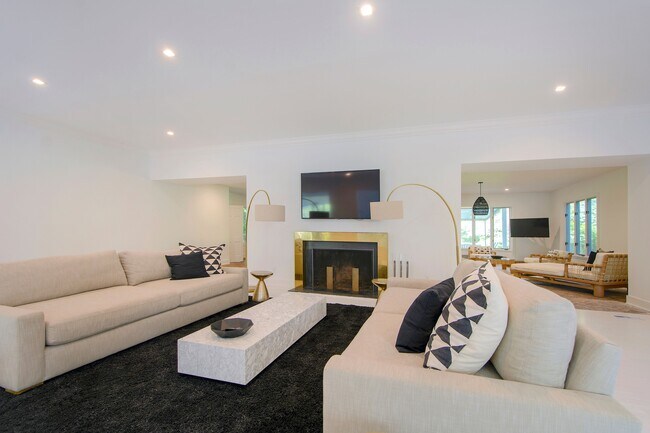 Building Photo - 477 Little Plains Rd