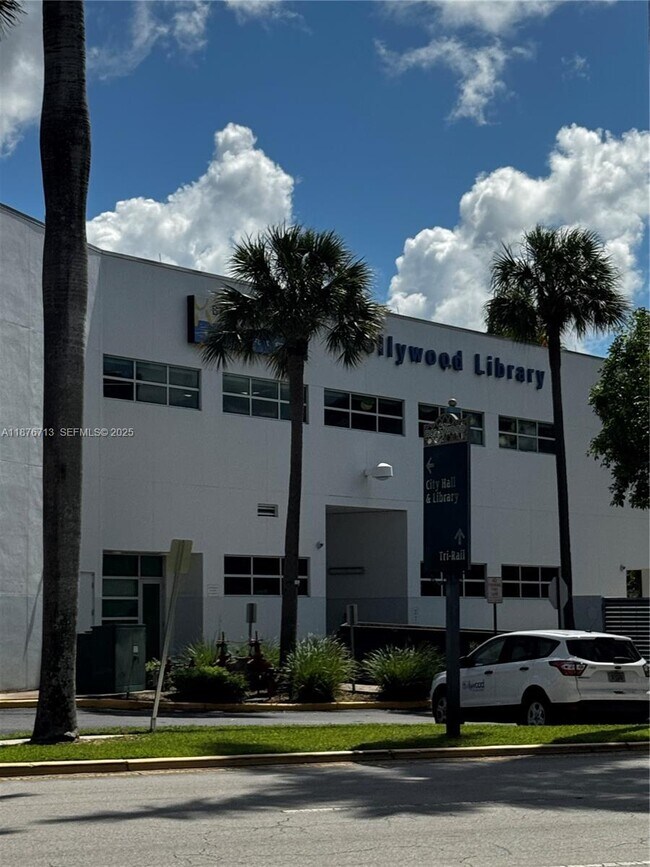 Building Photo - 2515 Polk St