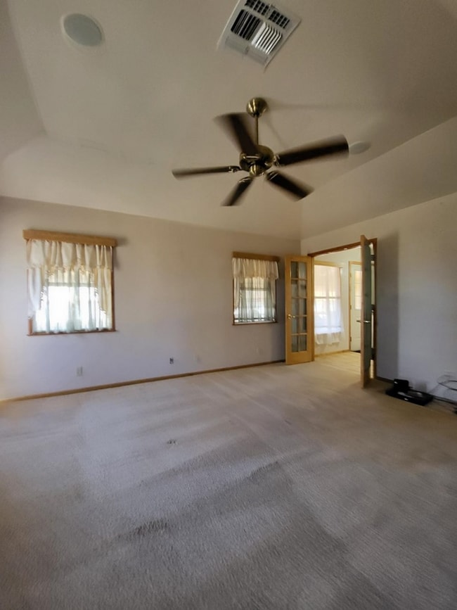 Building Photo - FOR LEASE!! Country Living