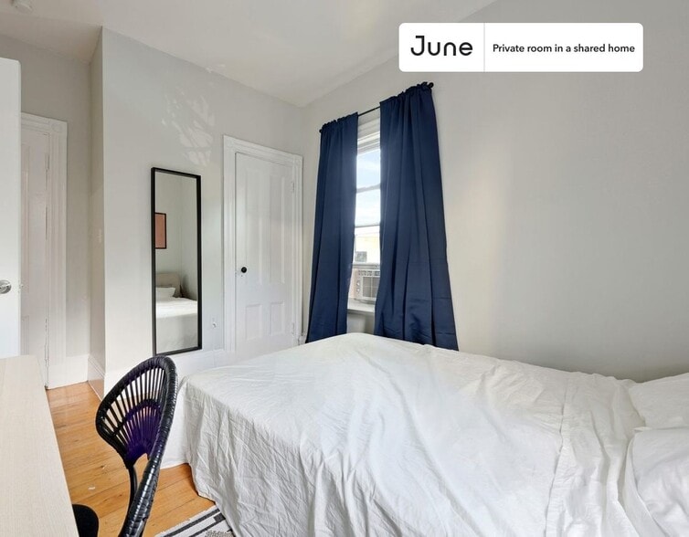 Building Photo - Room in Shared 3 bed/1 bath home
