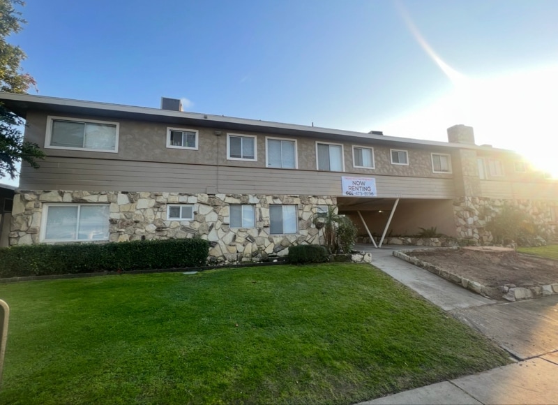 Building Photo - 2501 Bishop Dr