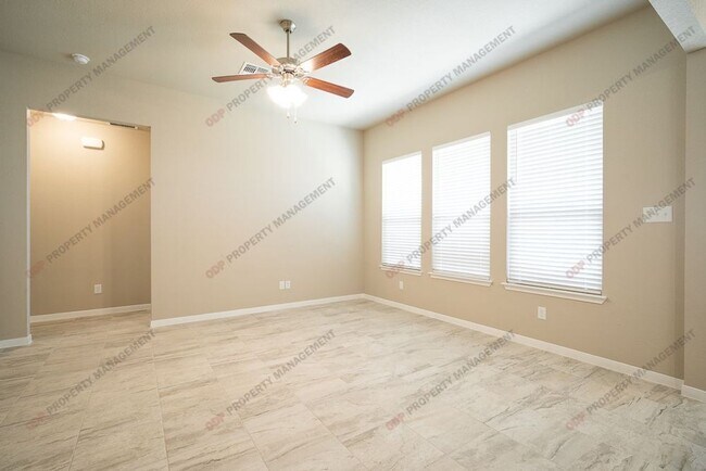 Building Photo - 7717 Hickman St