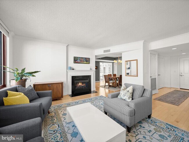 Building Photo - 1205 N Garfield St