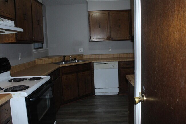 Building Photo - 446 Pheasant Run Dr