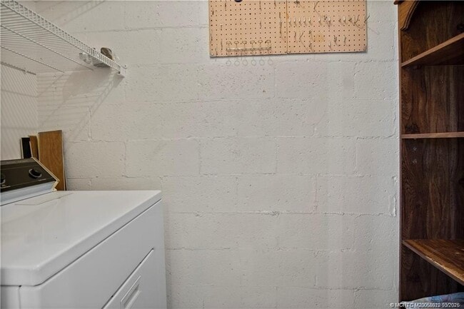 Building Photo - 6531 SE Federal Hwy