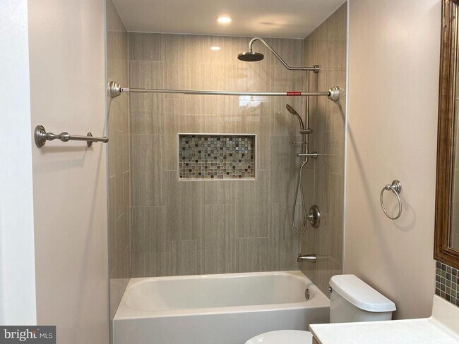 Building Photo - 6422 Lake Meadow Dr