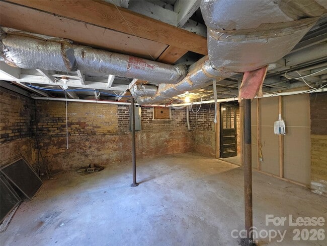 Building Photo - 337 N 9th St