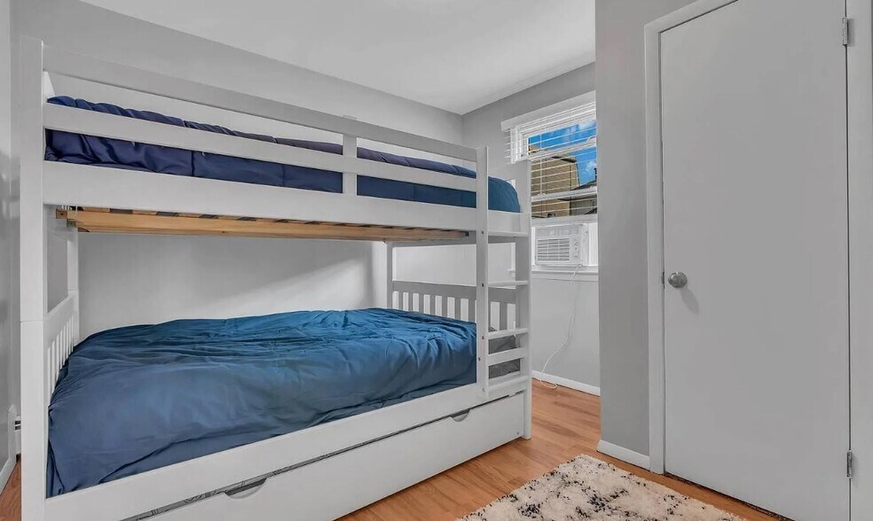 Building Photo - 58 Farragut Ave