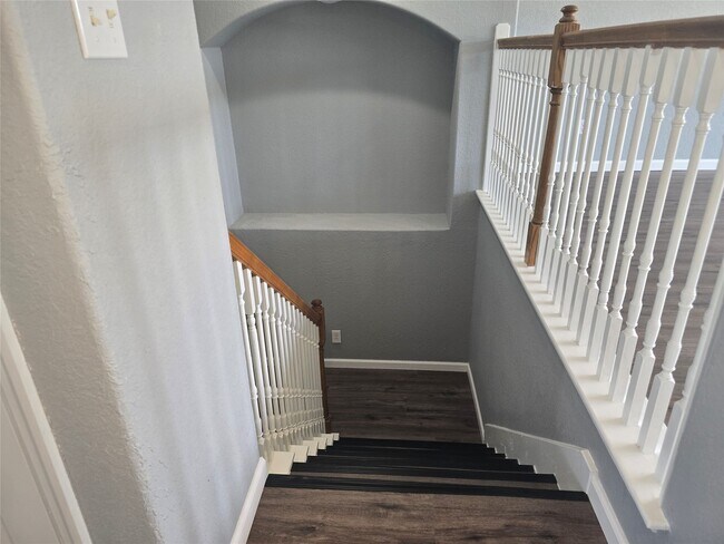 Building Photo - 5210 Benton Dr