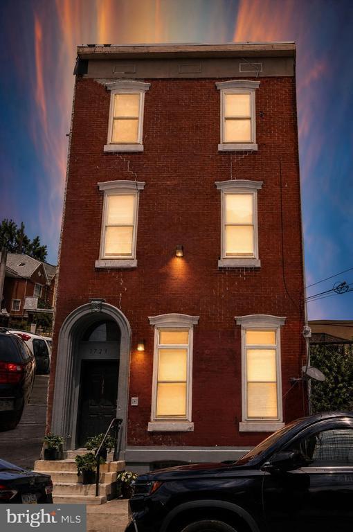 Building Photo - 1729 Master St