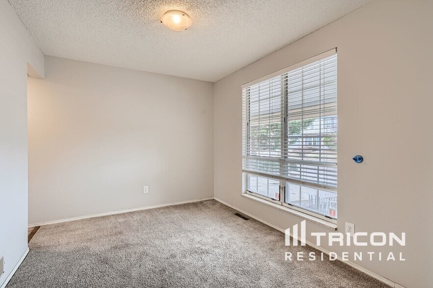 Building Photo - 5152 S Quintero St